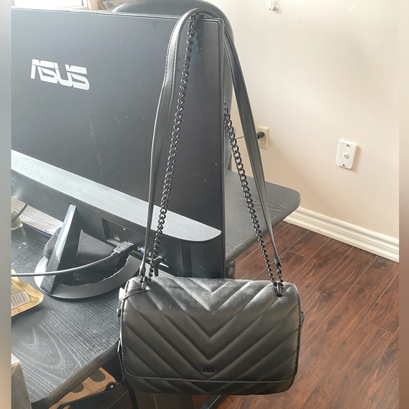 Black Dkny bag - Picture 2 of 11